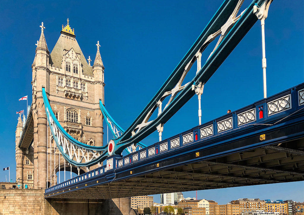 TowerBridge_WithPerspectiveCorrection